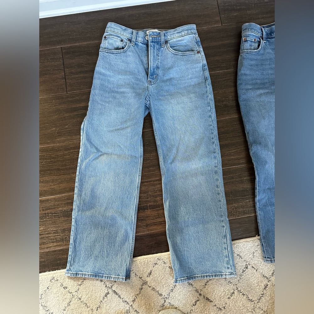 Abercrombie 90’s relaxed high rise jeans. Size 26 extra short. New w/o tags.